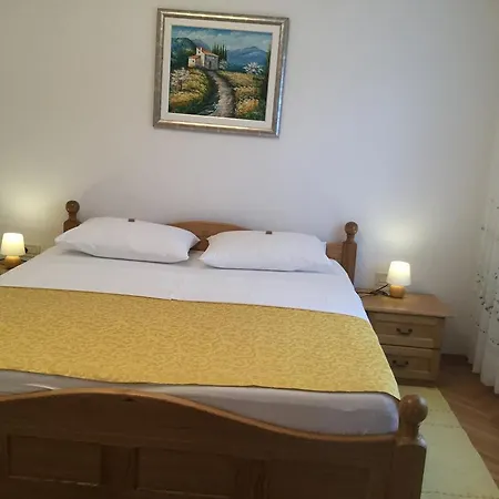 Apartament Ursic *